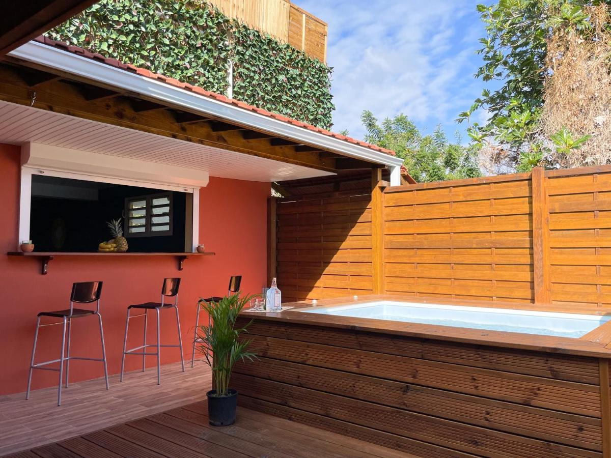 Appartamento Chez Rey Riviere-Salee Esterno foto