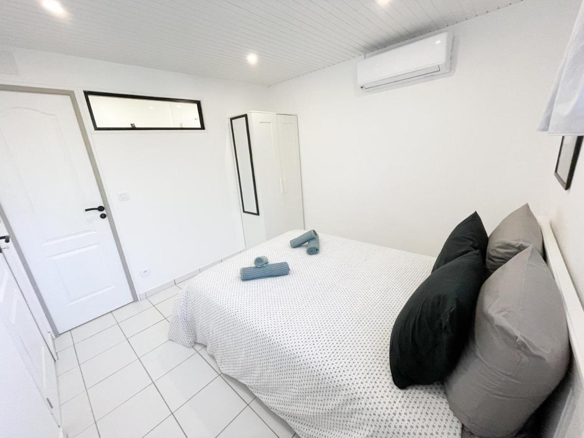 Appartamento Chez Rey Riviere-Salee Esterno foto